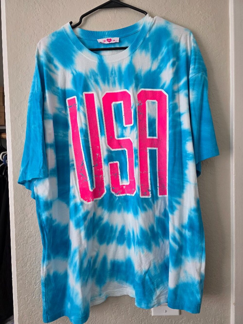 Buddy Love Tee size M/L